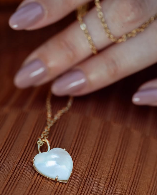 Nacre Love Necklace